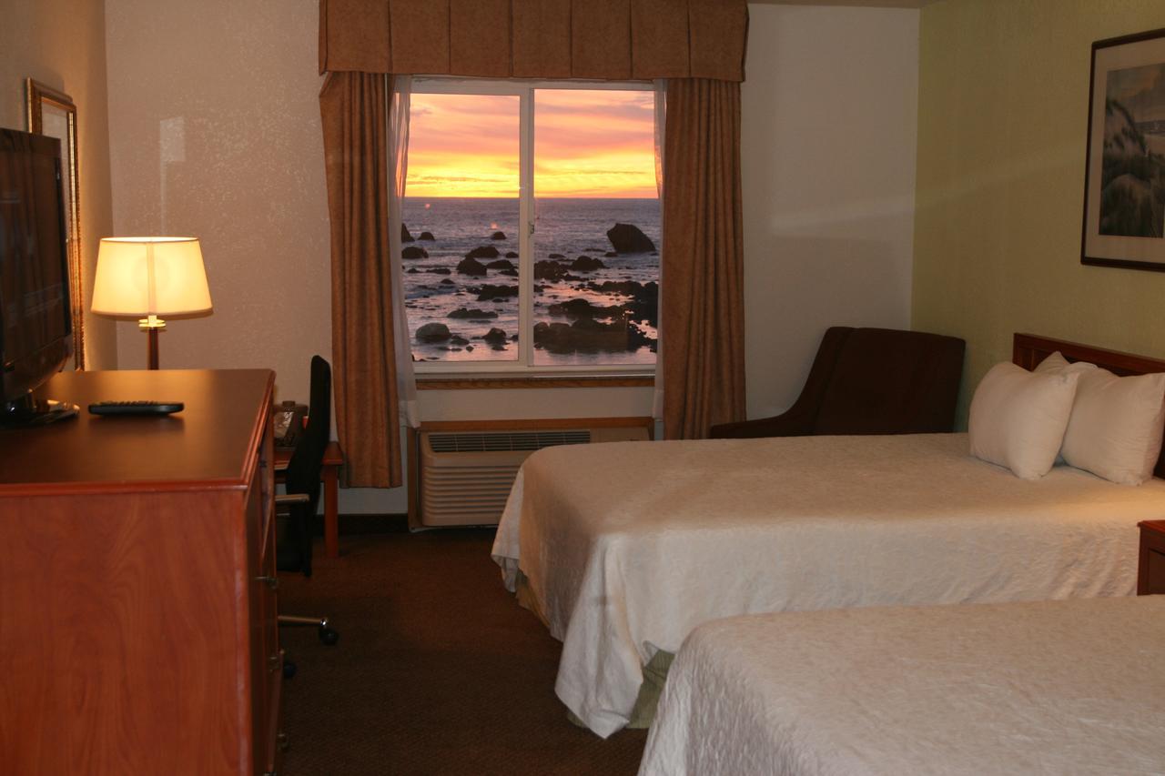 קרסנט סיטי Oceanfront Lodge מראה חיצוני תמונה