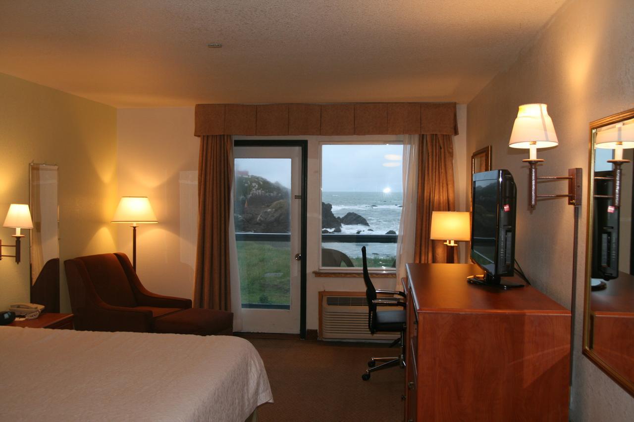 קרסנט סיטי Oceanfront Lodge מראה חיצוני תמונה