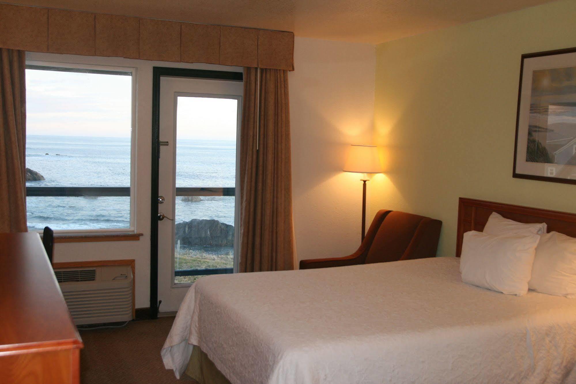 קרסנט סיטי Oceanfront Lodge מראה חיצוני תמונה