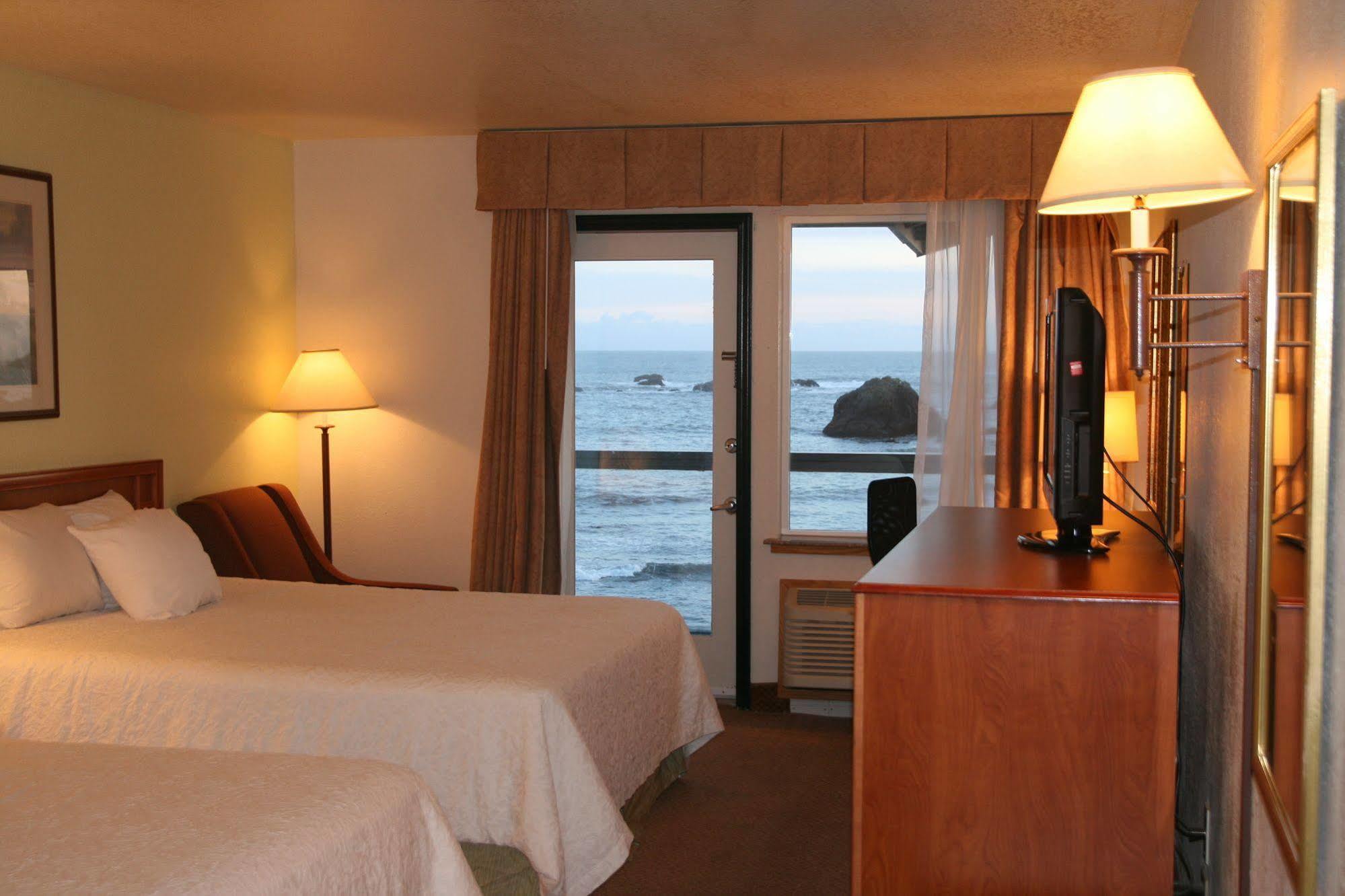 קרסנט סיטי Oceanfront Lodge מראה חיצוני תמונה
