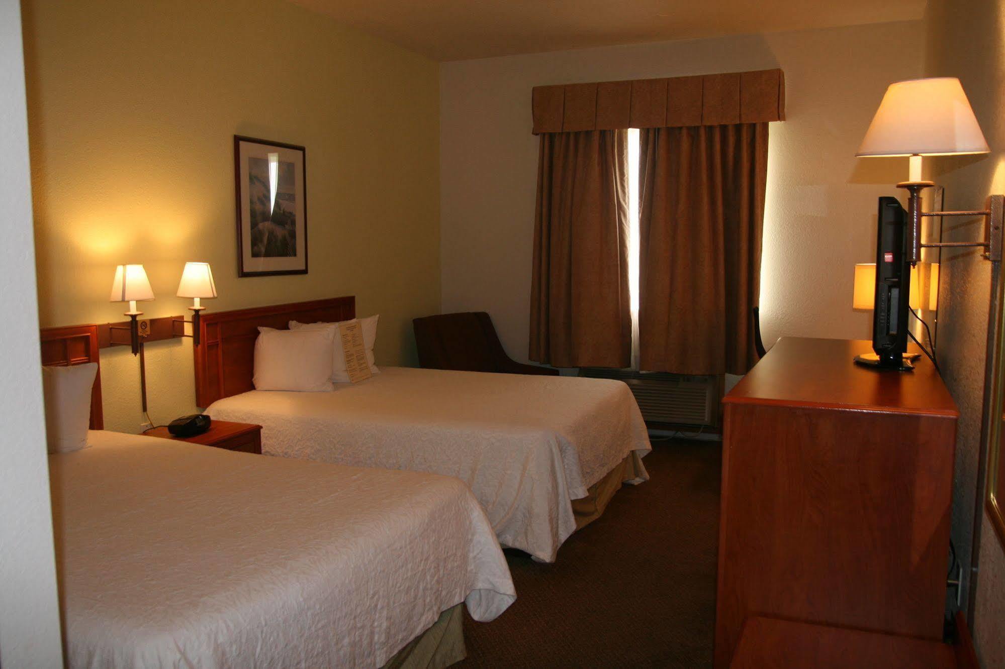 קרסנט סיטי Oceanfront Lodge מראה חיצוני תמונה